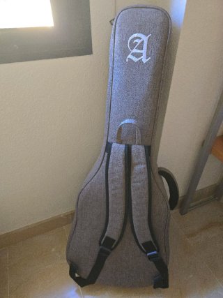 Guitarra Clásica Alhambra 5P + Funda original
