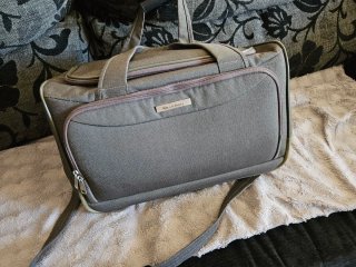 Bolso de viaje gris como nuevo. Marca Valisa.