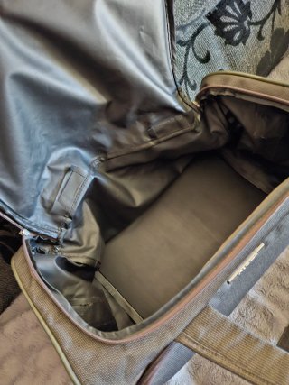 Bolso de viaje gris como nuevo. Marca Valisa.