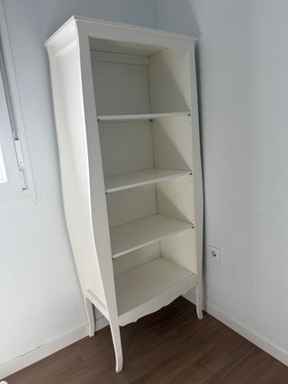 Estantería blanca de madera