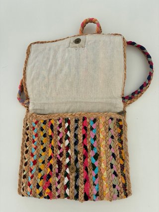 Bolso artesanal de yute multicolor
