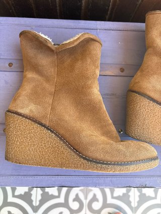 Botines de ante con cuña