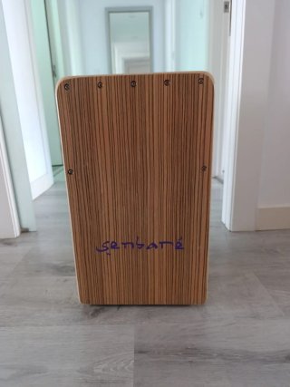 Cajón flamenco Senbare en perfecto estado.