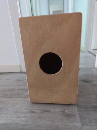 Cajón flamenco Senbare en perfecto estado.