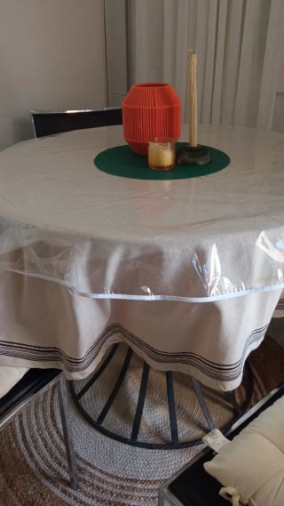 Mesa de comedor redonda y 4 sillas