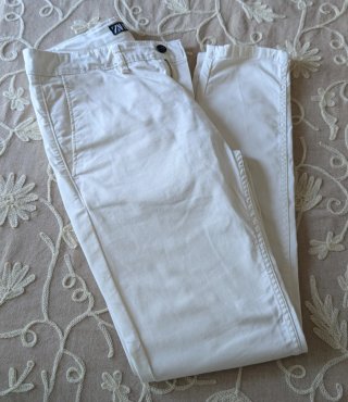 Pantalón chino ZARA blanco caballero talla 40