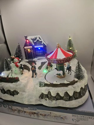 Paisaje Navideño con Casa y Carrusel
