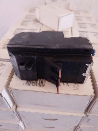 Relé Térmico Telemecanique LR2 D1305