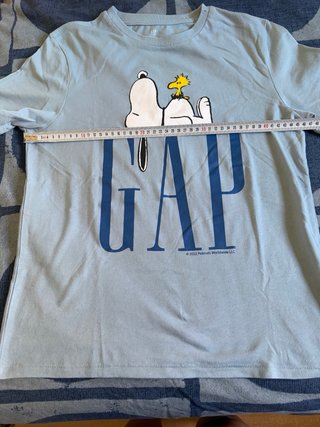 Camiseta Gap Kids Snoopy y Woodstock