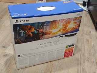 CAJA PlayStation 5 FAT Ratchet & Clank Bundle