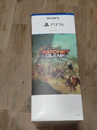 CAJA PlayStation 5 FAT Ratchet & Clank Bundle