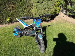 Mini Moto Eléctrica Mecatecno T8 Trial 2025