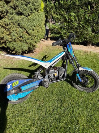 Mini Moto Eléctrica Mecatecno T8 Trial 2025