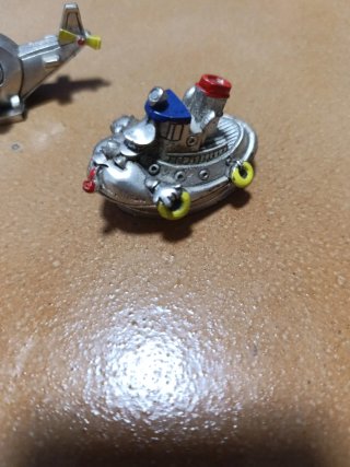Figuritas macizas de aleación metálica