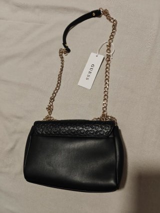 Bolso pequeño Guess negro