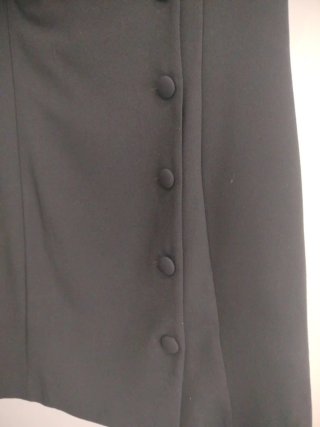 Vestido negro manga abullonada
