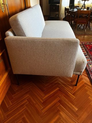 Sofá Diván Gris Tela y Metal