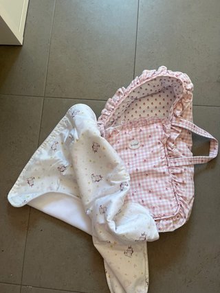 Capazo para muñeca con mantita
