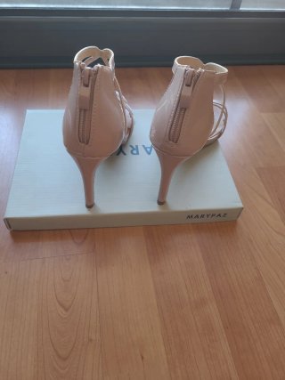 Sandalias de tacón Marypaz color nude