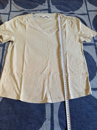 Camiseta Mango Beige V-Neck