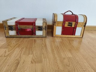 Maleta y baúl decorativos vintage.Precio conjunto