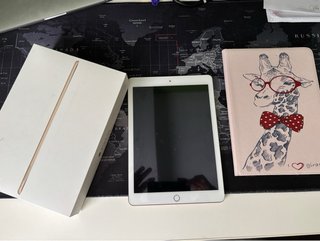 iPad Air 2 128GB Dorado con funda y caja