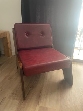 Sillón vintage y madera
