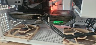 Gigabyte Radeon RX 9060 XT Gaming OC 16G