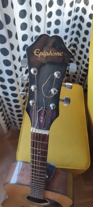 Pack Guitarra Acústica Epiphone  Natural + Funda