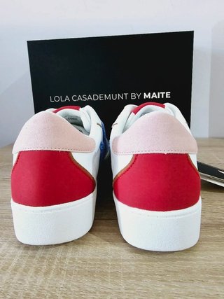 Zapatillas Lola Casademunt.