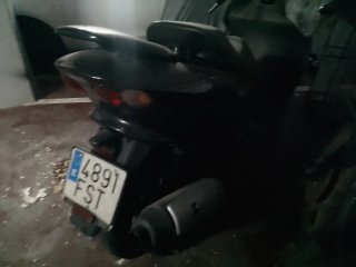 Yamaha Majesty averiada