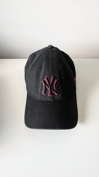 Gorra New Era NY Negra y Roja