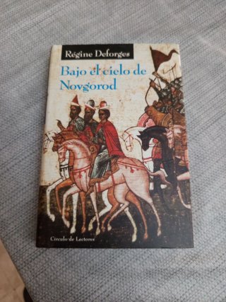 Bajo el cielo de Novgorod