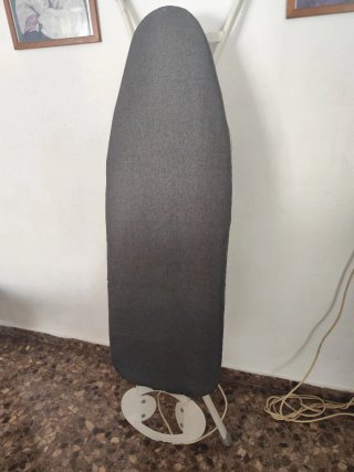 Tabla de planchar gris