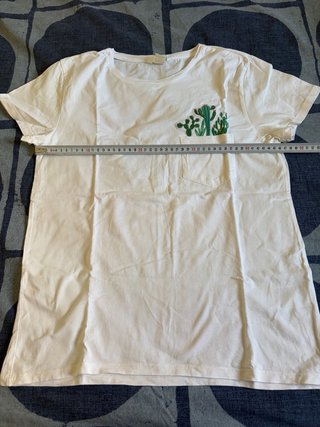 Camiseta H&M blanca con cactus