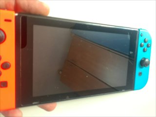 Nintendo Switch con caricatore originale