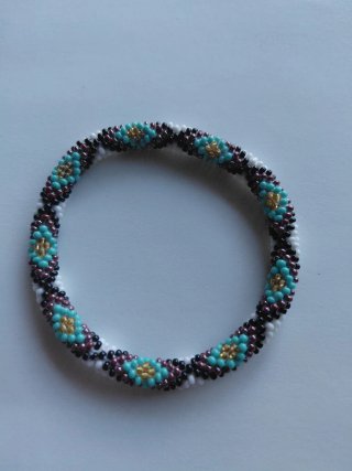 Pulsera étnica de cuentas