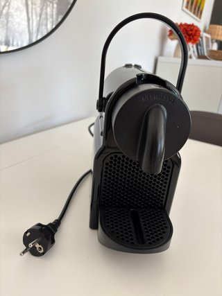 Cafetera Nespresso De'Longhi Negra