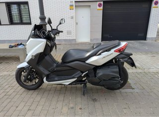 Yamaha Xmax 400 Maxi Scooter