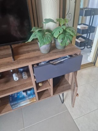 Mueble TV y aparador madera y metal