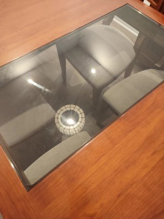 Mesa comedor madera cerezo con cristal