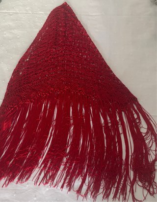 Mantón artesano rojo con flecos
