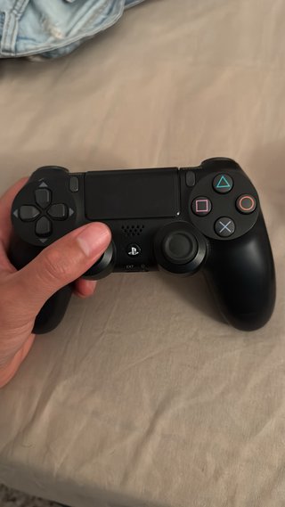 Consola Sony PS4 + 2 Mandos + GTA V