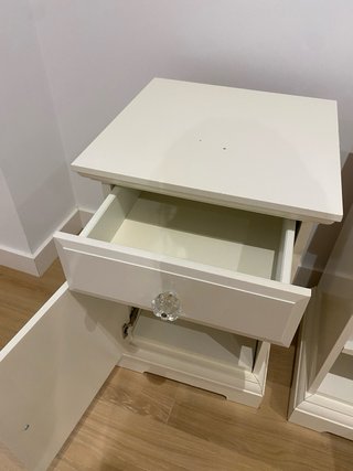 2 Mesitas de Noche Blancas con tirador Cristal