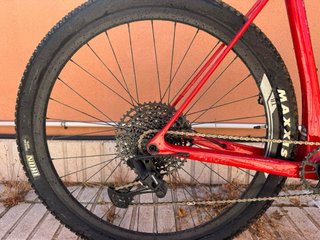 Megamo Factory 30 Carbono 29 12v, modelo 2023