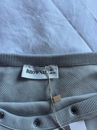 Camiseta asimétrica Brownie NUEVA