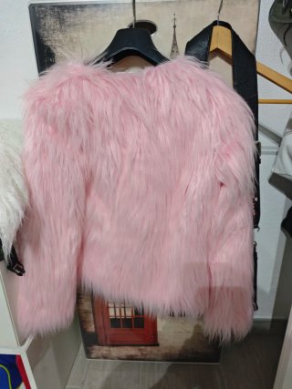 Chaqueta fiesta pelo largo rosa