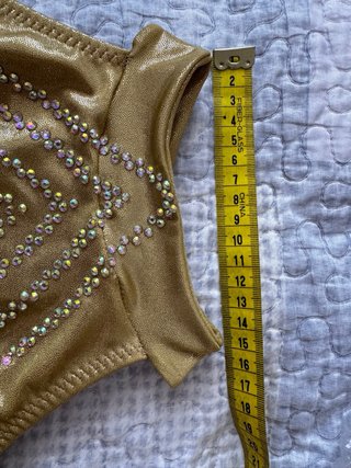 Maillot Patinaje Artístico Dorado con Flecos