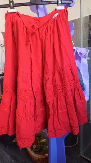 Falda Forage roja vuelo