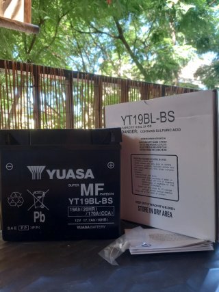 BateríaYuasa YT19BL-BS AGM Moto para BMW y más
